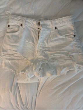 Zara White Distressed High-Rise Denim Shorts